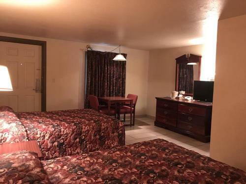 Motel Hwy Express Inn & Suites