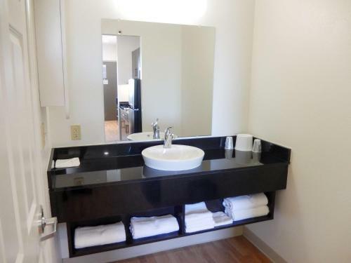 Hotel Studio 6 Yukon