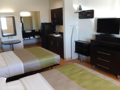 Hotel Studio 6 Yukon