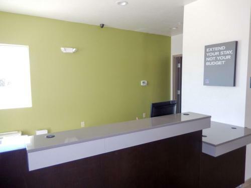 Hotel Studio 6 Yukon