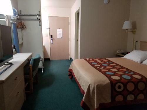 Hotel Simple Rewards Inn