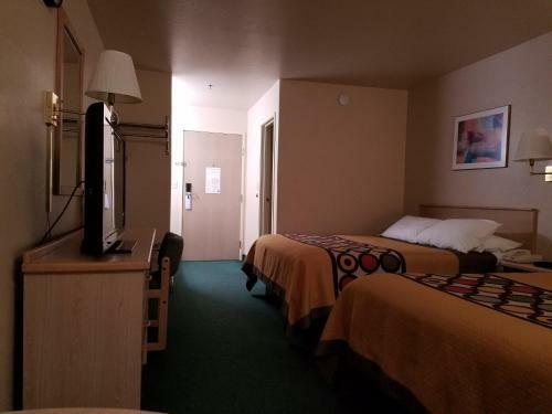 Hotel Simple Rewards Inn