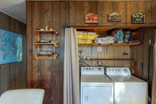 The Captain's Cabin
