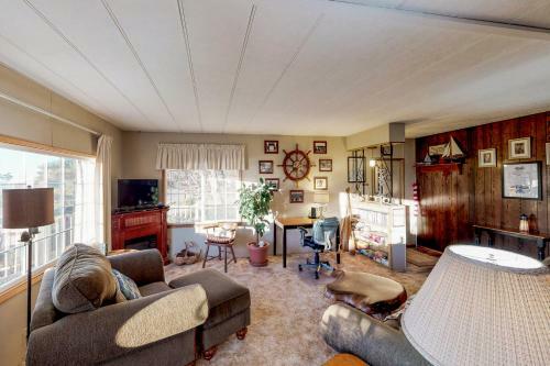 The Captain's Cabin