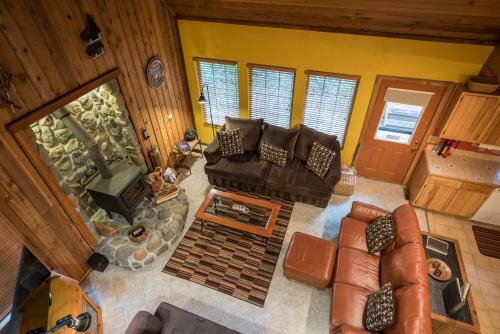Henry Creek Cabin Two-bedroom Chalet