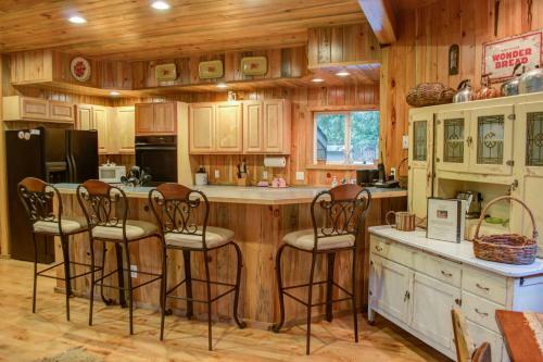 Eagle Falls Lodge Three-bedroom Chalet