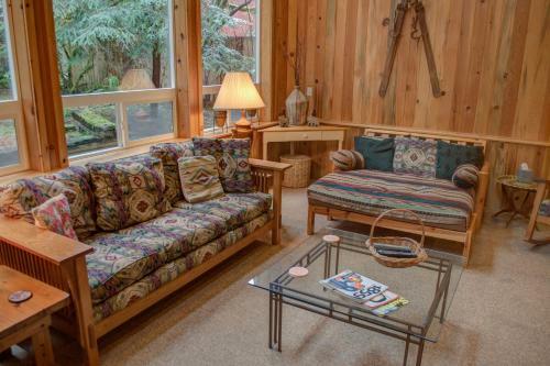 Eagle Falls Lodge Three-bedroom Chalet
