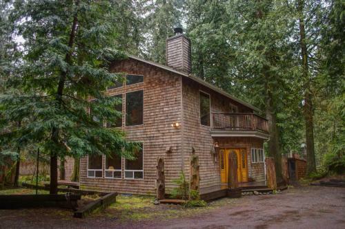 Eagle Falls Lodge Three-bedroom Chalet