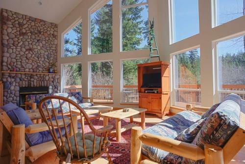 Wy'east View Three-bedroom Chalet