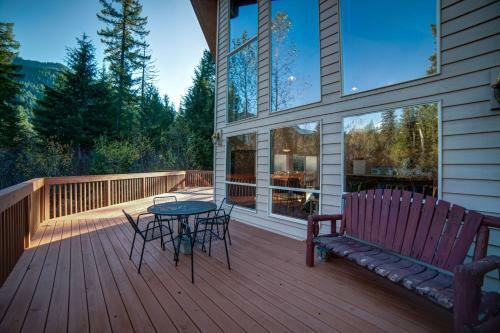 Wy'east View Three-bedroom Chalet