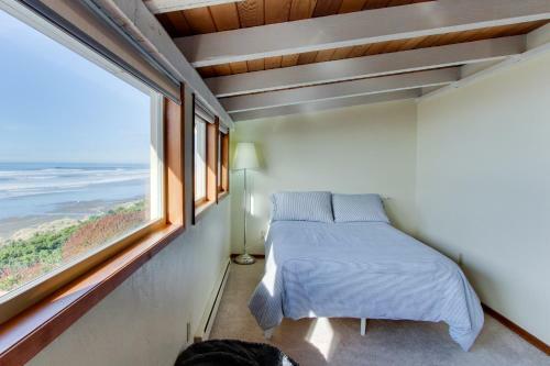 Seadrifter Oceanfront Beach House