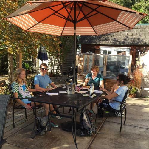 Oakridge Lodge & Uptown Bistro