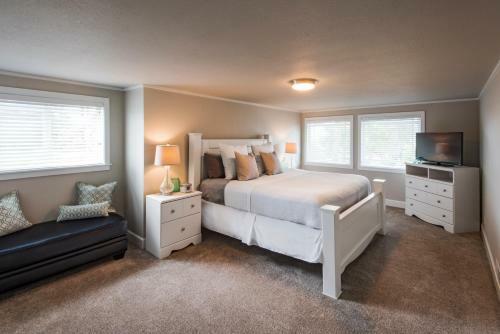 Beach Drive Suites