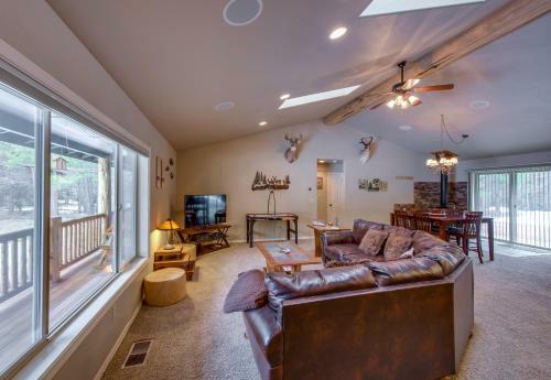 Three Rivers Lodge