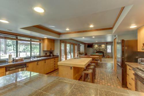 Salishan Lane 02 | Discover Sunriver