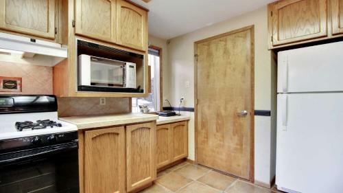 Flat Top 3 Two-bedroom Home