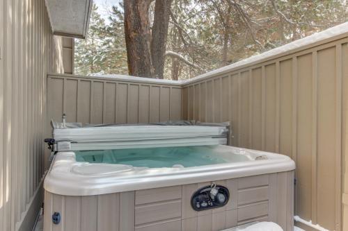 18 Aquila Lodge