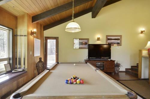 Meadowlark 4 Six-bedroom Home
