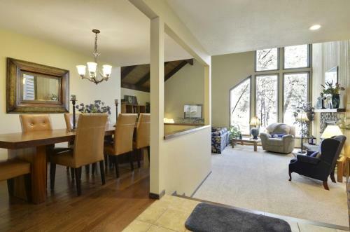 Meadowlark 4 Six-bedroom Home
