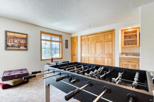 Mt Rainier Lane 07 | Discover Sunriver