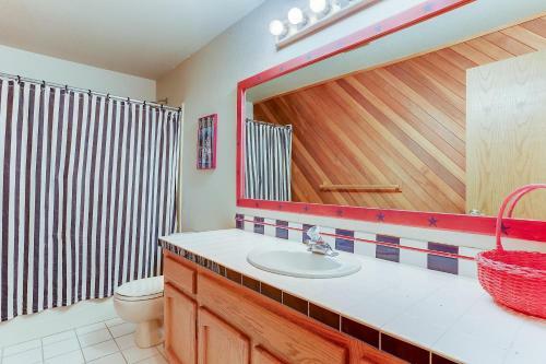 2 Tan Oak-hot Tub-3br/2ba