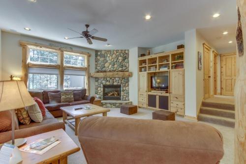 17 Camas Lane