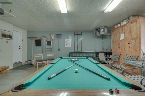 8 Cedar Lane