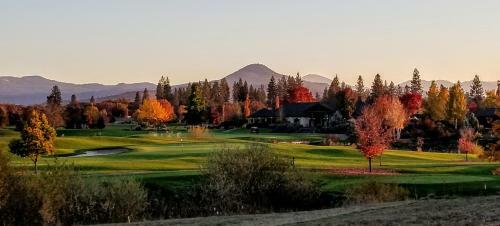 Hotel Resort At Eagle Point Golf Club Lodging