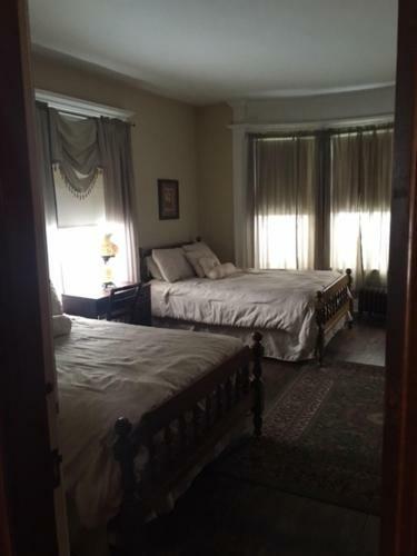 Bed & Breakfast Victorian Charm Inn
