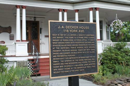Bed & Breakfast Victorian Charm Inn