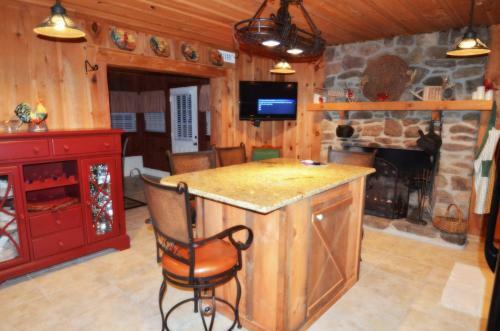 Huckleberry Inn 4 Bedroom