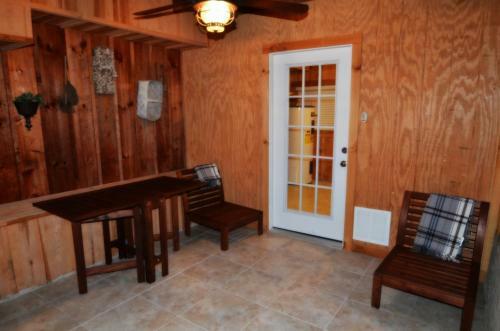 Huckleberry Inn 4 Bedroom