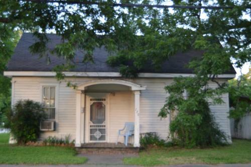 Carleton House Bed And Breakfast