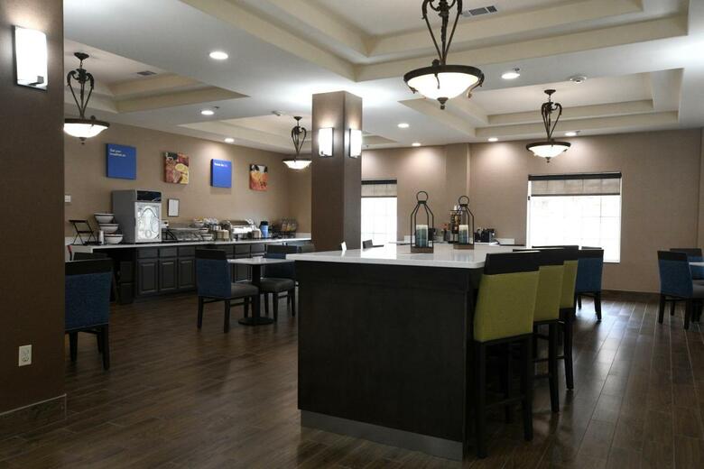 Hotel Comfort Inn & Suites Near Comanche Peak