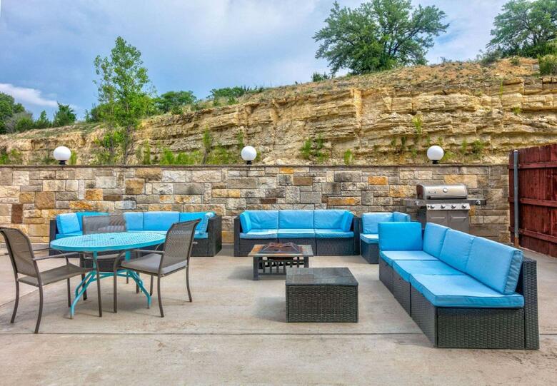 Hotel Comfort Inn & Suites Near Comanche Peak