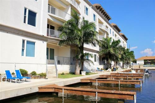 Apartamento Las Marinas 302 Condo