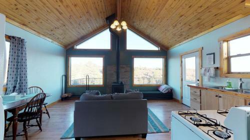 Canyonlands Lodging Wolf Springs Retreat