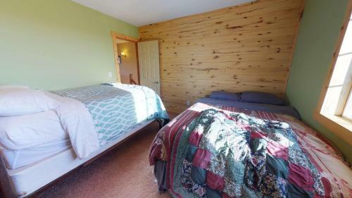 Canyonlands Lodging Wolf Springs Retreat