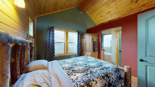 Canyonlands Lodging Wolf Springs Retreat