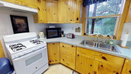 The Cabin At Lydia's Canyon