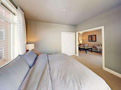 Apartamento 2414 1st Ave Condo Unit 405