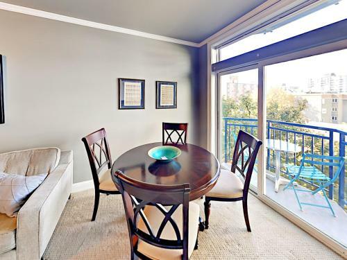 Apartamento 2414 1st Ave Condo Unit 405