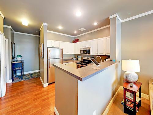 Apartamento 2414 1st Ave Condo Unit 405