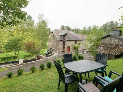 Lodge Holiday Home Moulin De Vellereux Mabompre