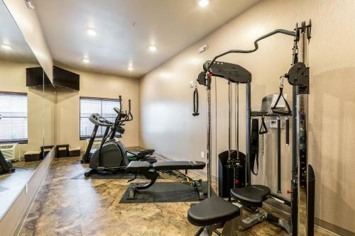 Cobblestone Hotel & Suites Hartford