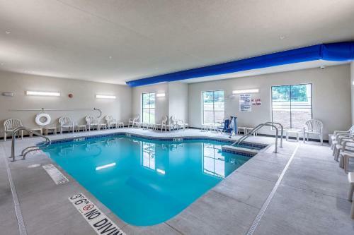 Cobblestone Hotel & Suites Hartford