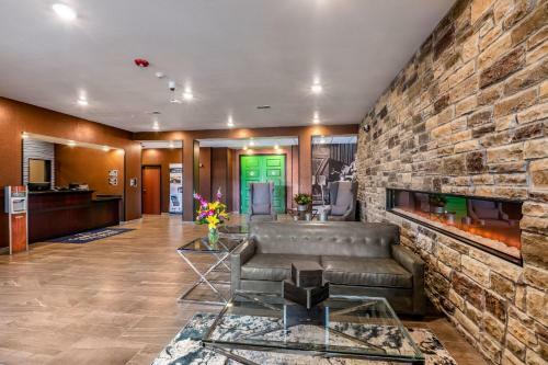 Cobblestone Hotel & Suites Hartford