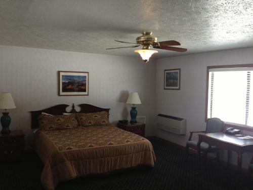 Lodge Flying Saddle Resort And Steak House
