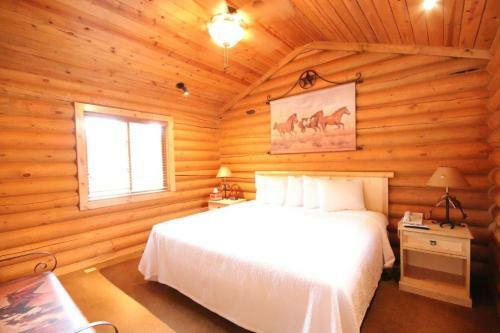 Lodge Flying Saddle Resort And Steak House