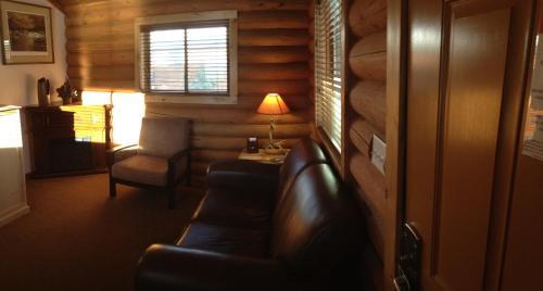 Lodge Flying Saddle Resort And Steak House